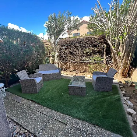 Appartement Pour 2 Personnes En Avec Terrasse La Londe-les-Maures