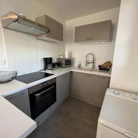 Appartement Pour 2 Personnes En Avec Terrasse La Londe-les-Maures