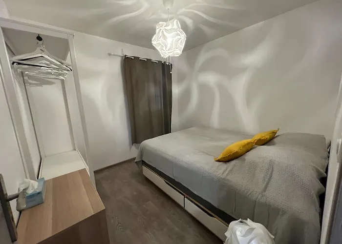 Pour 2 Personnes En Avec Terrasse * ラ・ロンド・レ・モール