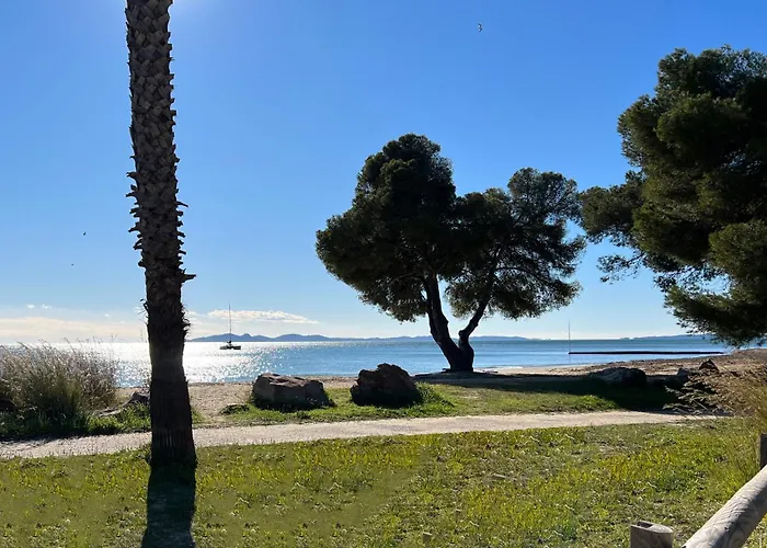 Pour 2 Personnes En Avec Terrasse アパート ラ・ロンド・レ・モール